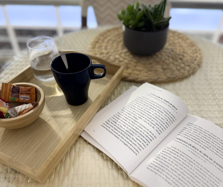 Salon de thé convivial dans le concept store religieux à Tours (37)