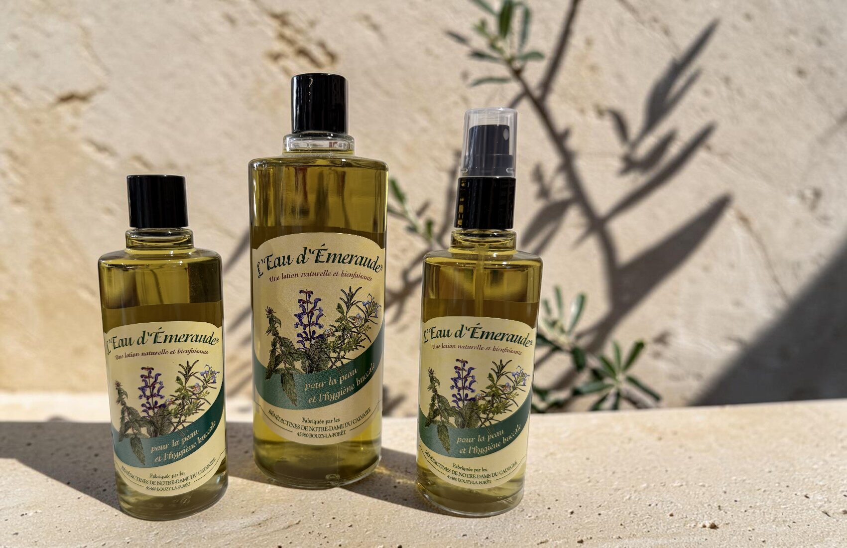 Eau émeraude artisanale par Bénédictines de Notre Dame du Calvaire de Bouzy La Forêt